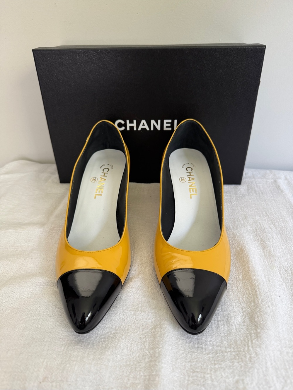CHANEL Yellow Patent Leather Pumps with Black Cap Toe - Picture 3 of 6